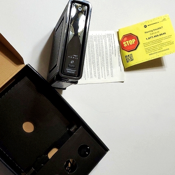 Motorola ARRIS SURFbrard  Modem & WiFi Router N300 300 Dual Band SBF6580 - Picture 7 of 11